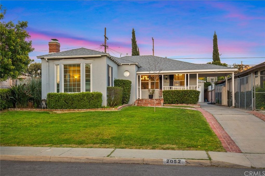 Une maison calme avec un beau jardin à Los Angeles