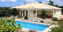 Acheter une villa avec piscine à Faro, Portugal