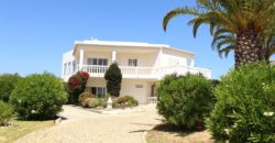 Belle villa de 5 chambres à acquérir à Ferrel, Faro, Portugal