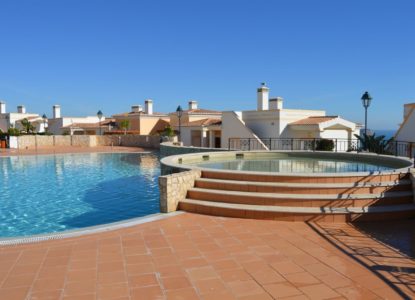 Belle villa à vendre à Salema, Faro, Portugal