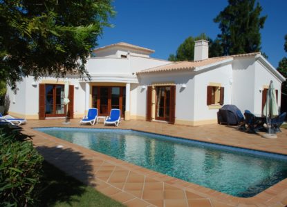 Villa à vendre près de Burgau, Luz, Faro, Portugal