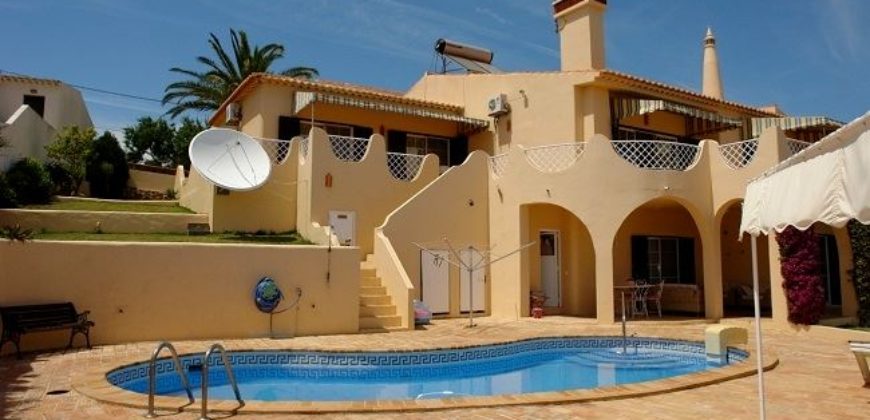 Villa de luxe en vente à Faro, Portugal