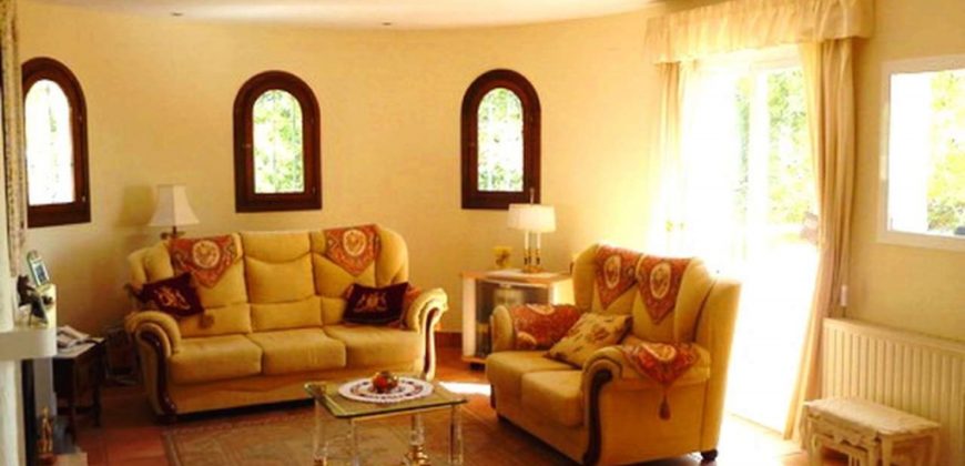 Villa de luxe spacieuse à vendre à Alicante- Espagne